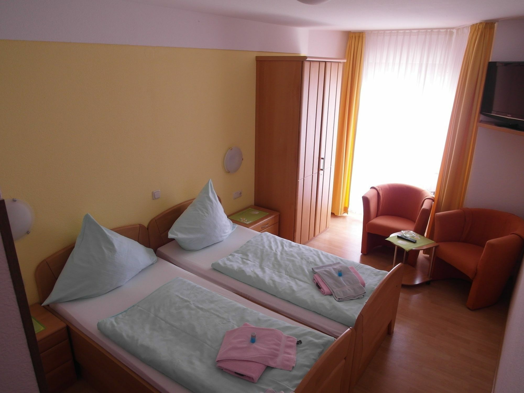 Hotel Zum Weissen Kreuz อัลเทินฮาร์ ภายนอก รูปภาพ